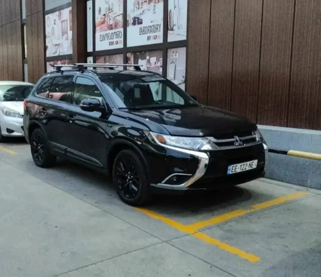 Mitsubishi Outlander — 2