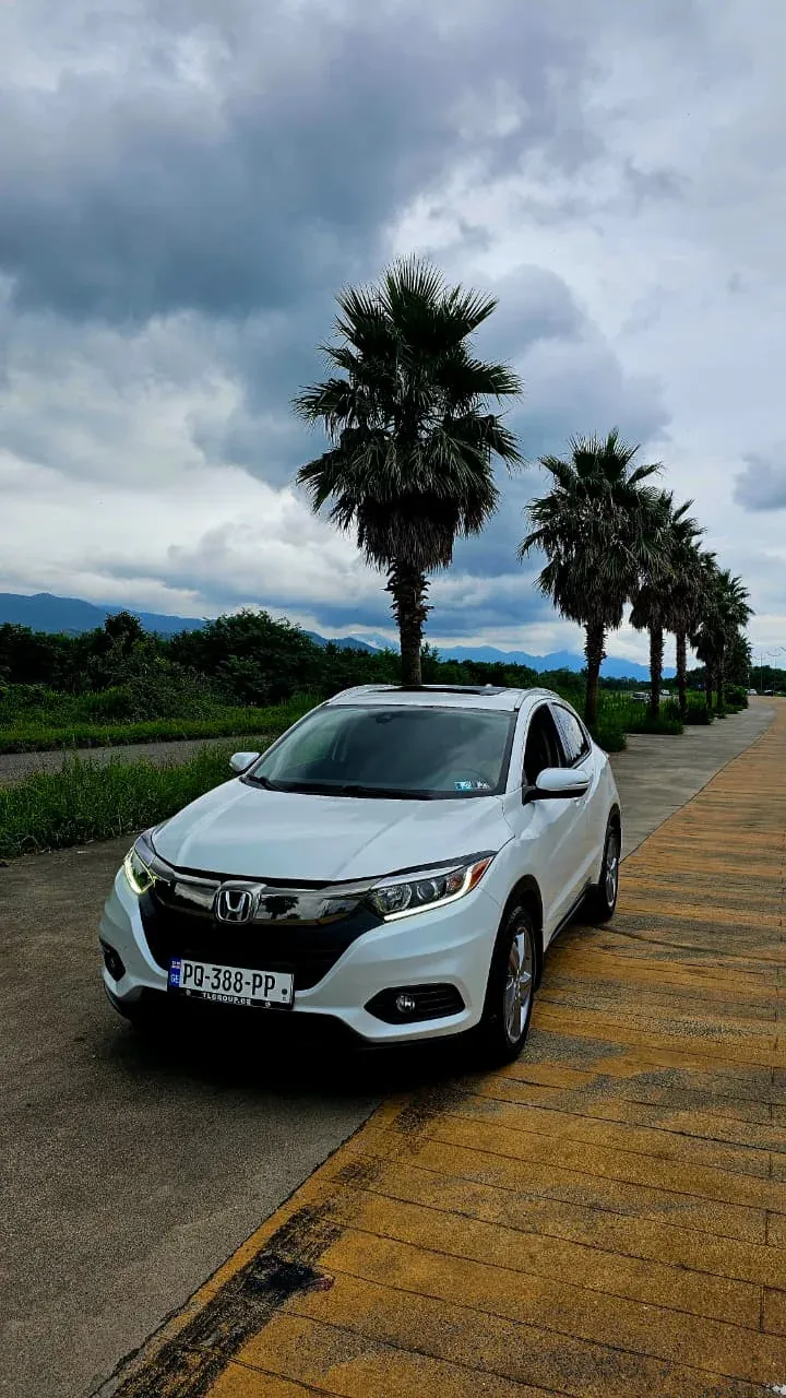 Honda H-RV 2019 — car rental in Georgia, Cartome