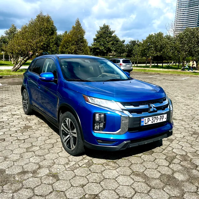 Mitsubishi Outlander Sport — 2