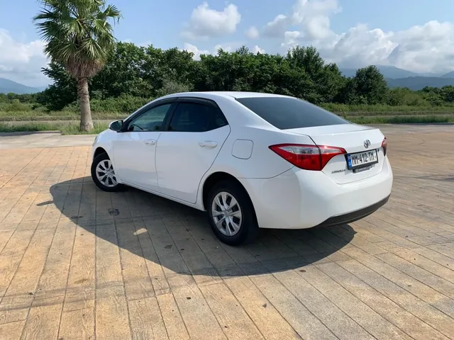 Toyota Corolla — 4