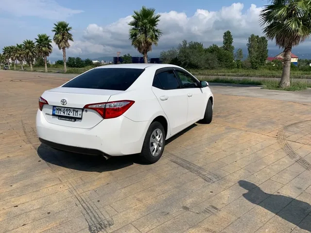 Toyota Corolla — 6
