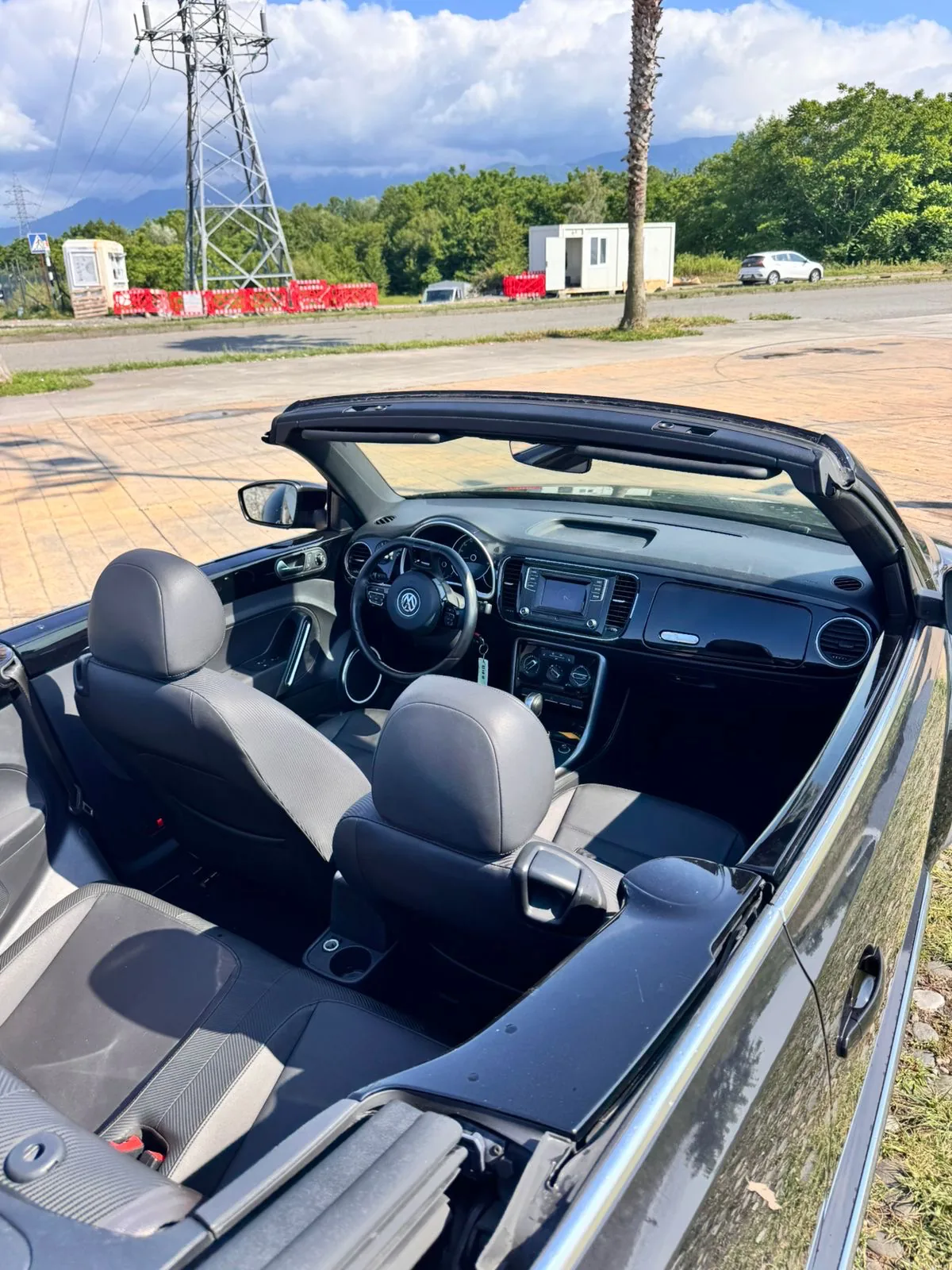 Volkswagen Beetle Cabrio 2017 — car rental in Georgia, Cartome