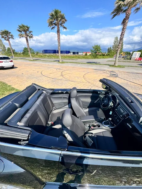 Volkswagen Beetle Cabrio — 6
