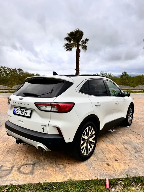Ford Escape — 4