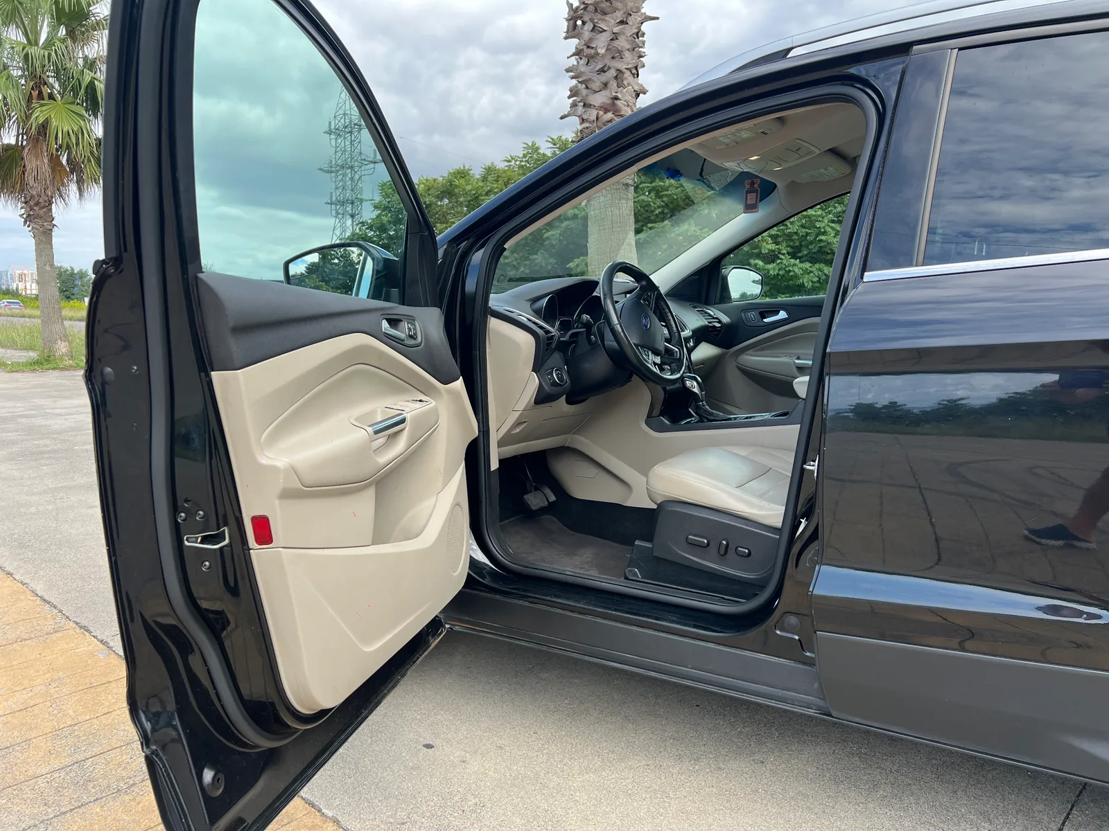Ford Escape 2018 — car rental in Georgia, Cartome